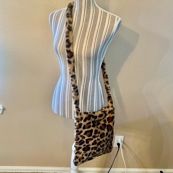 Leopard Crossbody Faux Fur Brown Tan Black Animal Print Super Soft Snap Close - Picture 2 of 15